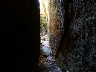 A deep crevice along the Ice Caves trail