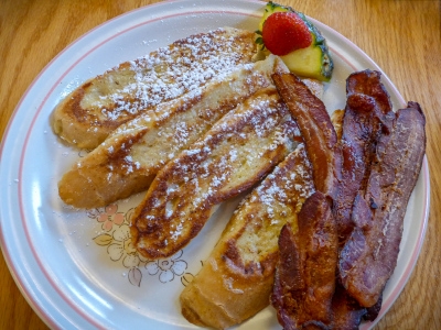 French toast at 2 Cats