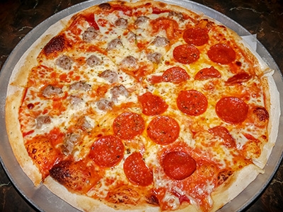 Once again supper at Rosalie’s—sausage & pepperoni pizza!