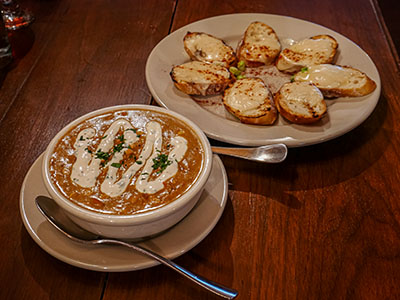 Chicken chili and Welsh rarebit at the Black Friar
